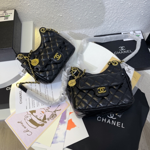 Túi Chanel Runway Small Hobo Bag Màu Đen Shiny Calfskin