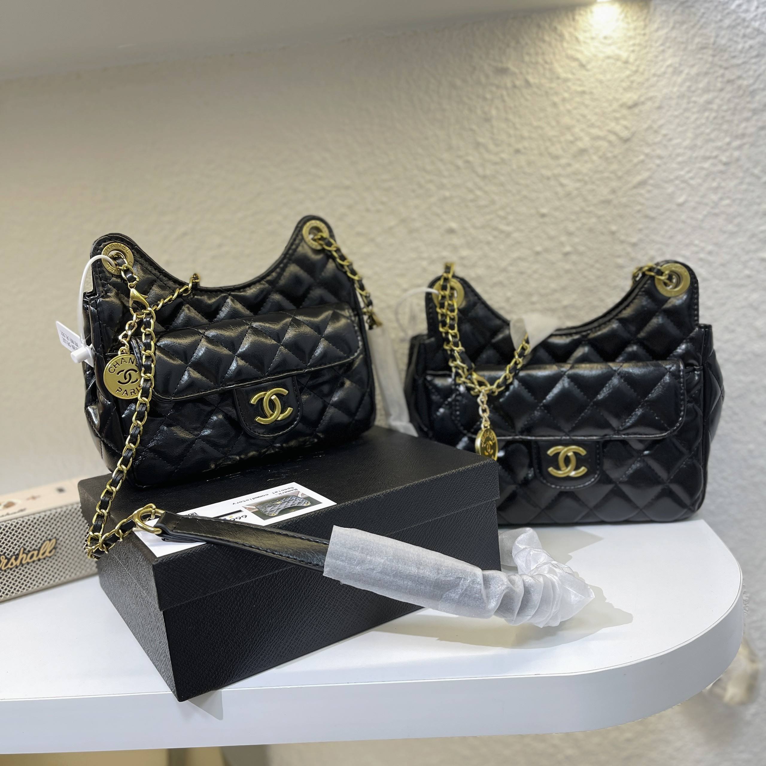 Túi Chanel Small Hobo Bag Gold Black AS3710-B09746-94305 2 Túi Chanel Small Hobo Bag Đen