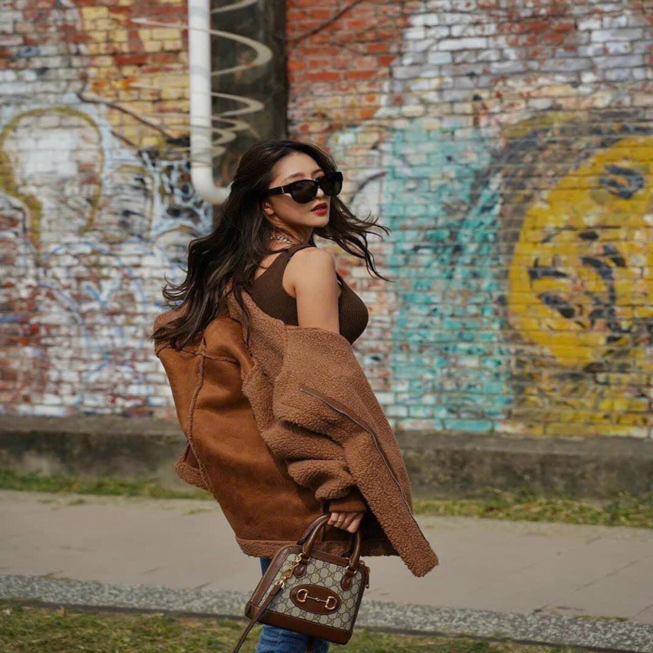 Túi Gucci Horsebit Monogram Beige Brown White 4 Túi Gucci GC Horsebit Nâu