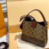 Túi Cầm Tay Louis Vuitton Dây Đeo Chéo Họa Tiết 13 Túi LV Đeo Chéo Cầm tay họa tiết màu Nâu Phối Vàng