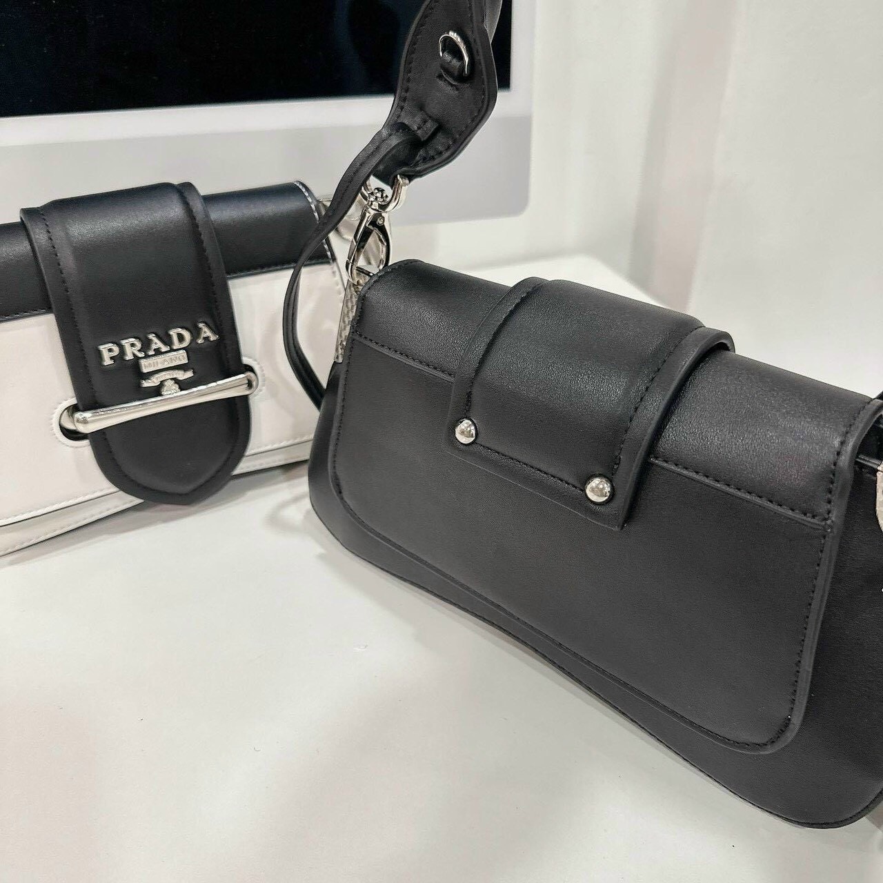 Túi Prada Black White Sidonie Belt Bag Trắng Đen 5 Túi Prada Sidonie Belt Bag Đen Trắng
