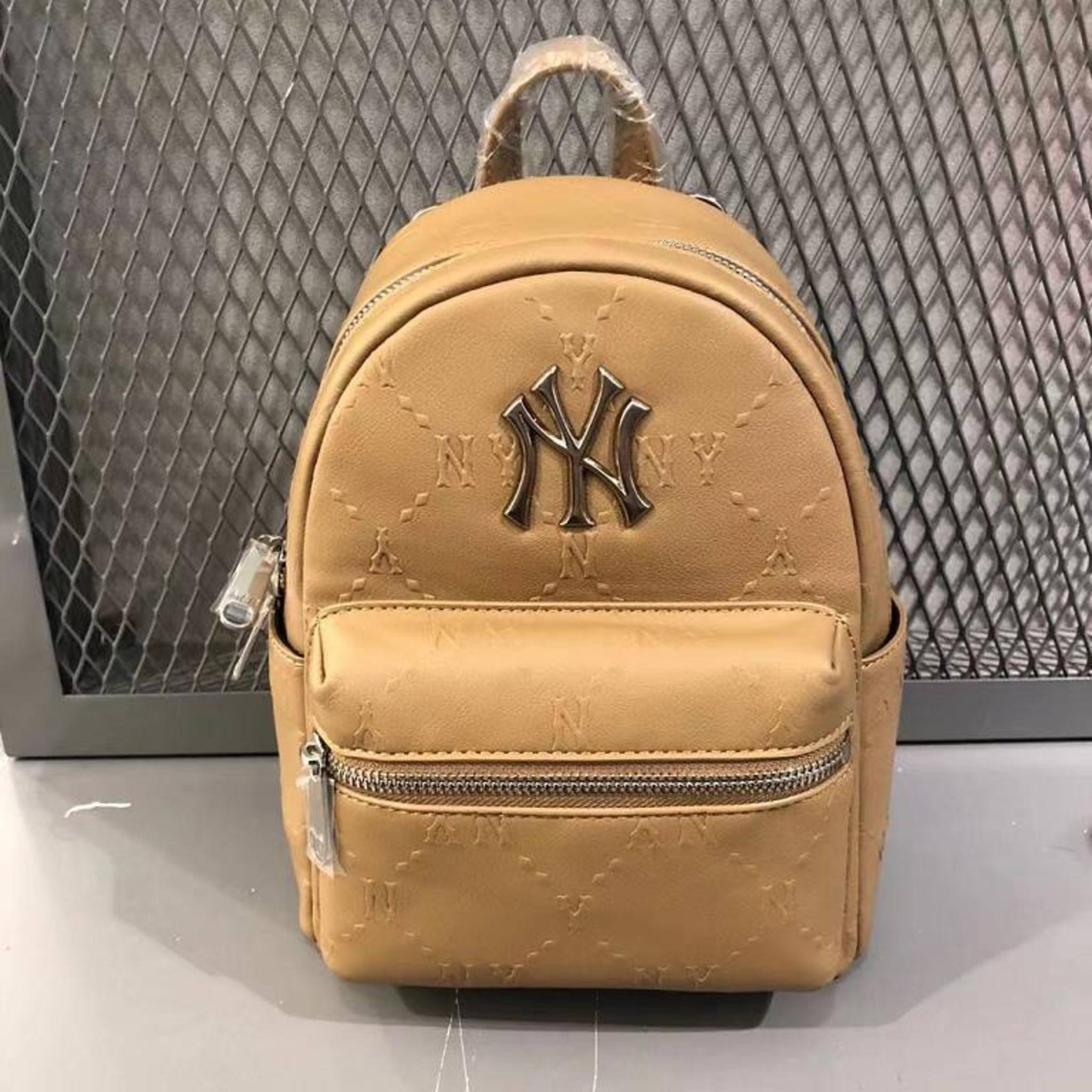 Balo MLB Monogram Diamond Backpack NY Yankees Cream
