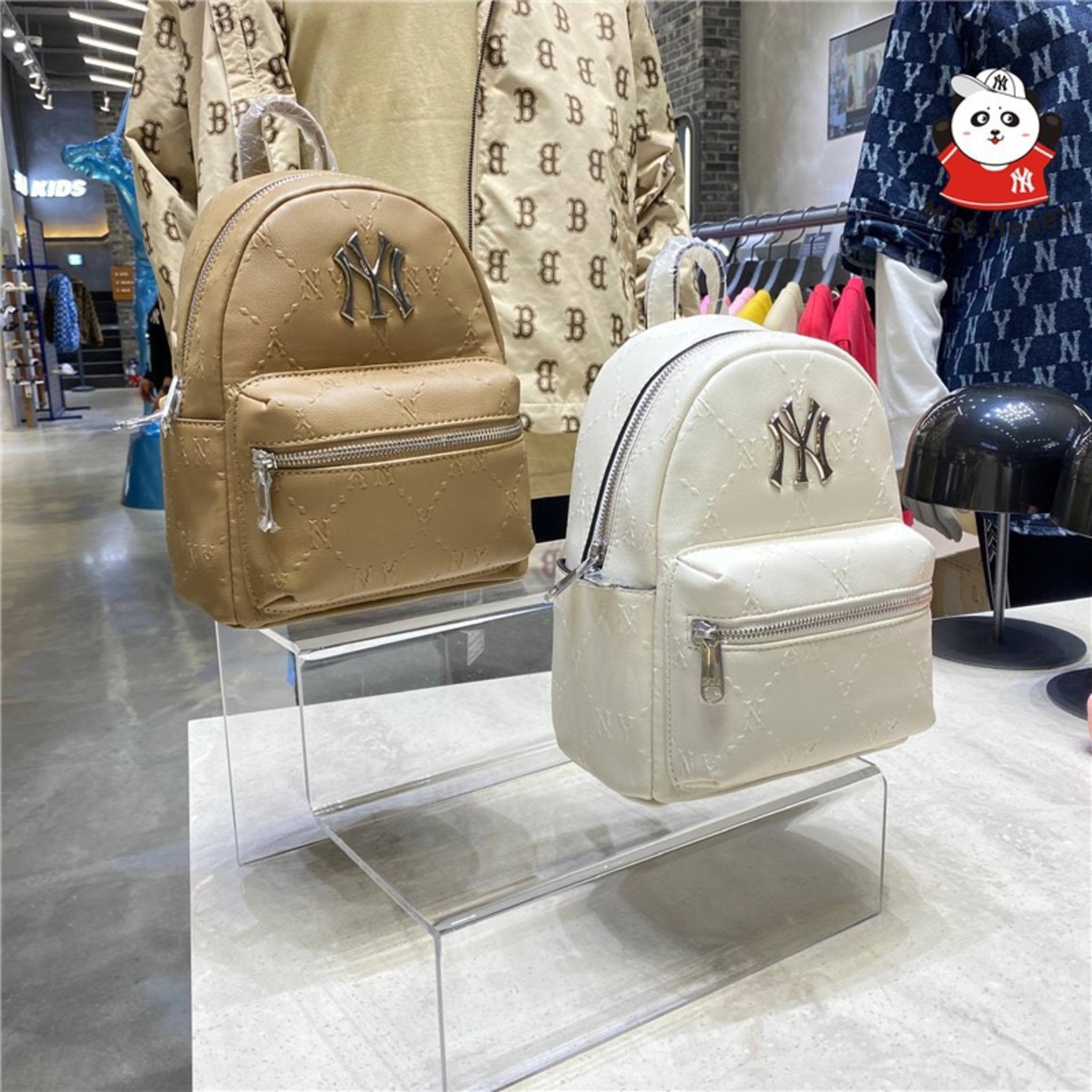 Balo MLB Monogram Diamond Backpack NY Yankees 3 Balo MLB Monogram Diamond Backpack NY Yankees White Cream