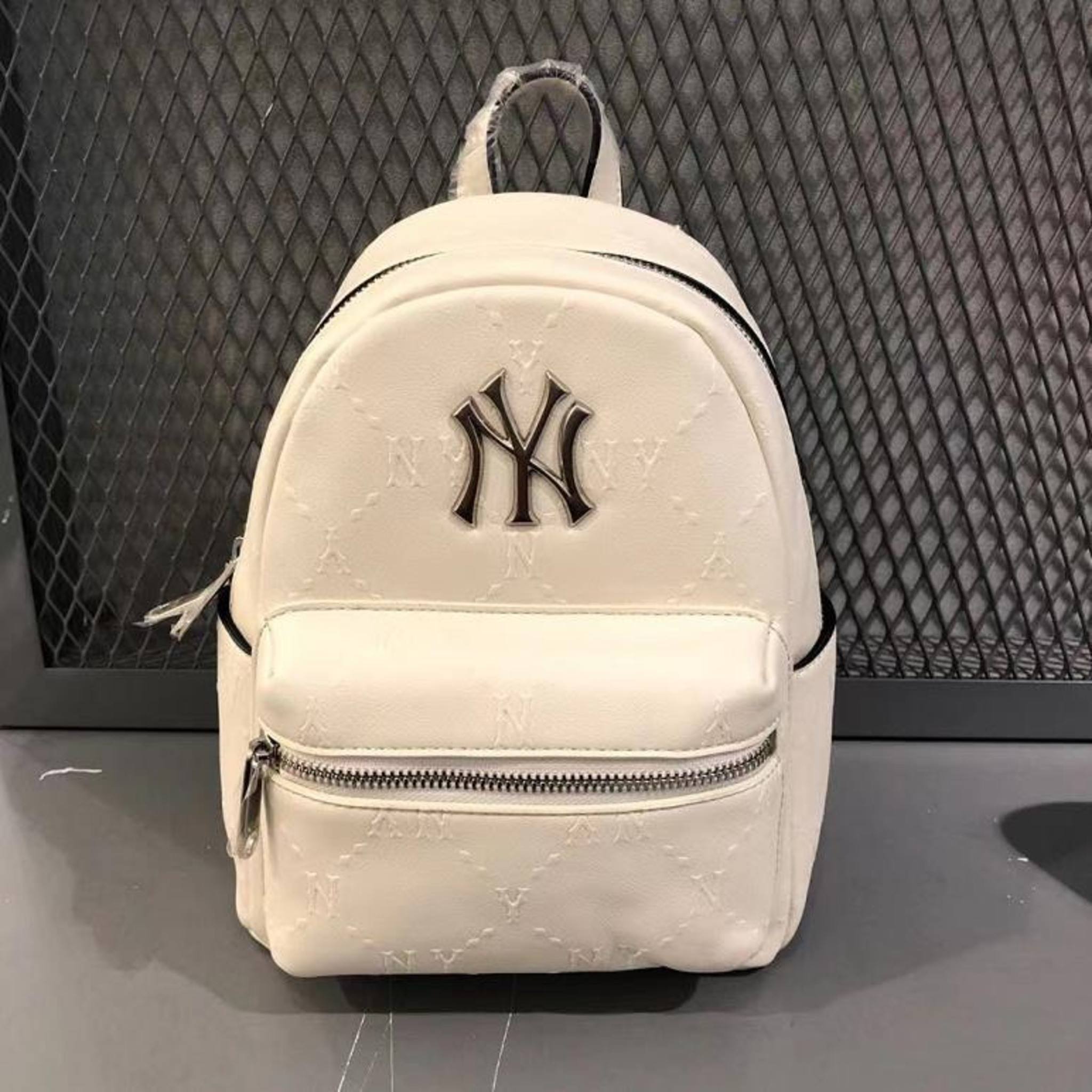 Balo MLB Monogram Diamond Embo Mini Backpack New York Yankees Màu Trắng 7ABKMD64N-50CRS