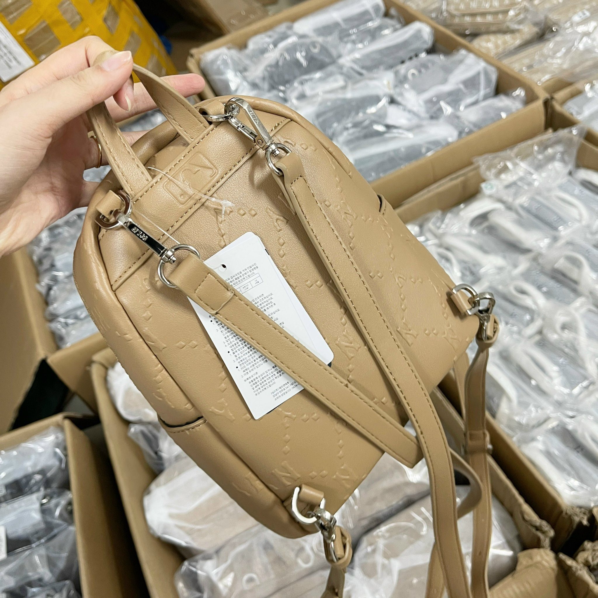 Balo MLB Monogram Diamond Backpack NY Yankees 11 Balo MLB Monogram Diamond Màu Kem