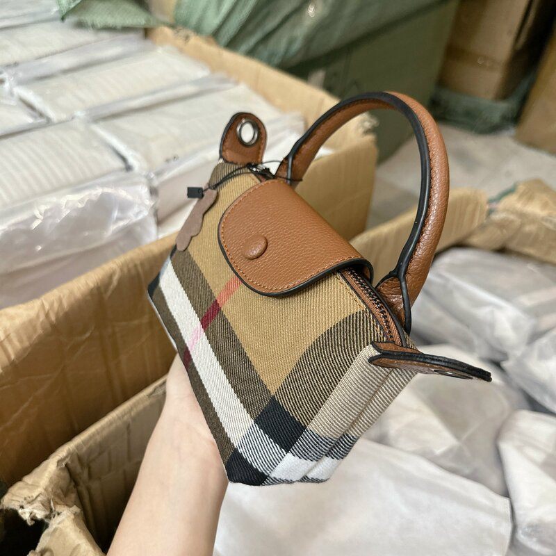 Túi Burberry Olympia Shoulder Chữ Nhật Quai Tròn 6 Túi BBR Quai Tròn