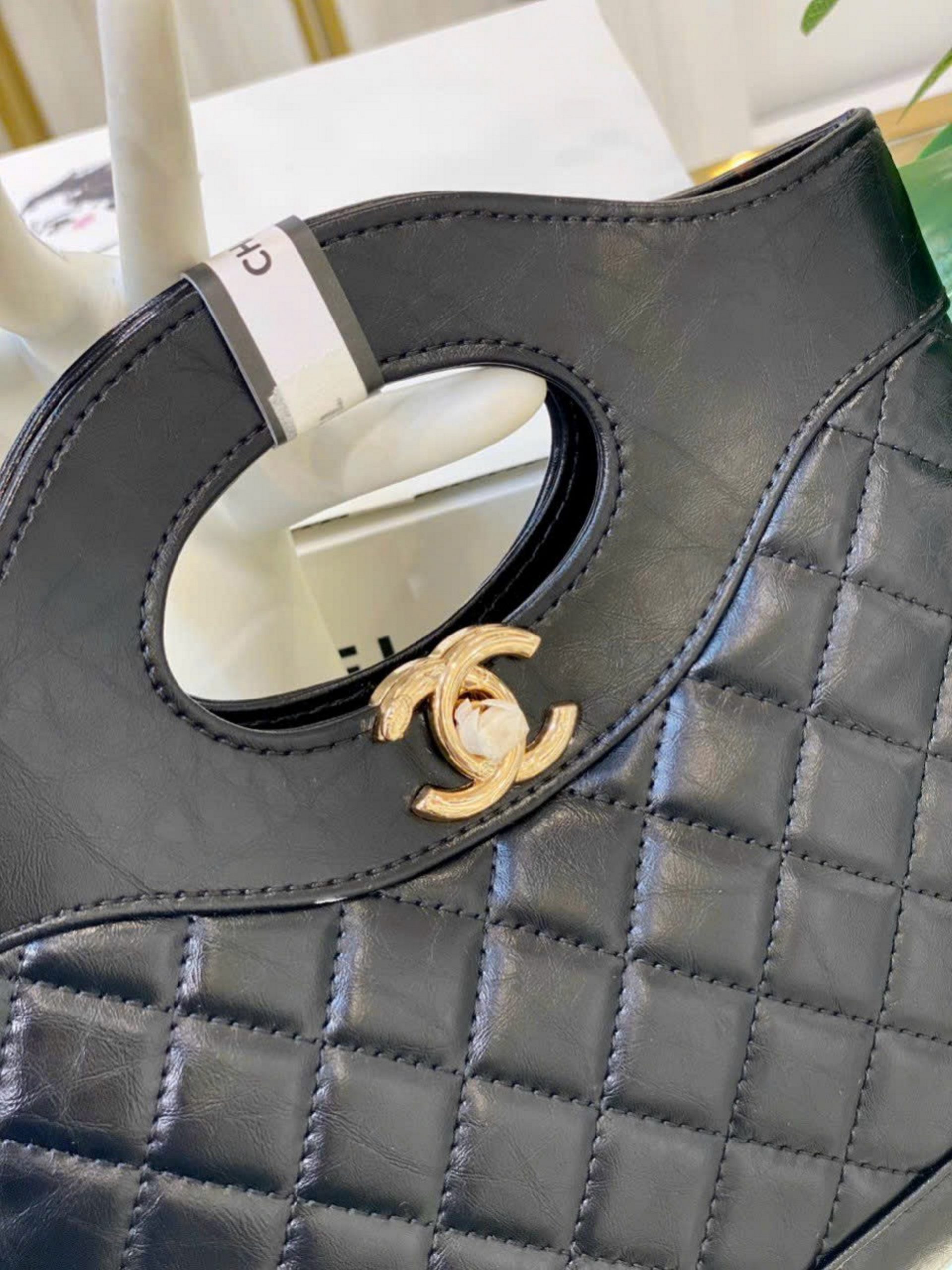 Túi Chanel 31 Mini Shopping Bag Shiny Crumpled Calfskin 8 tui chanel 31 large shopping bag scaled 1