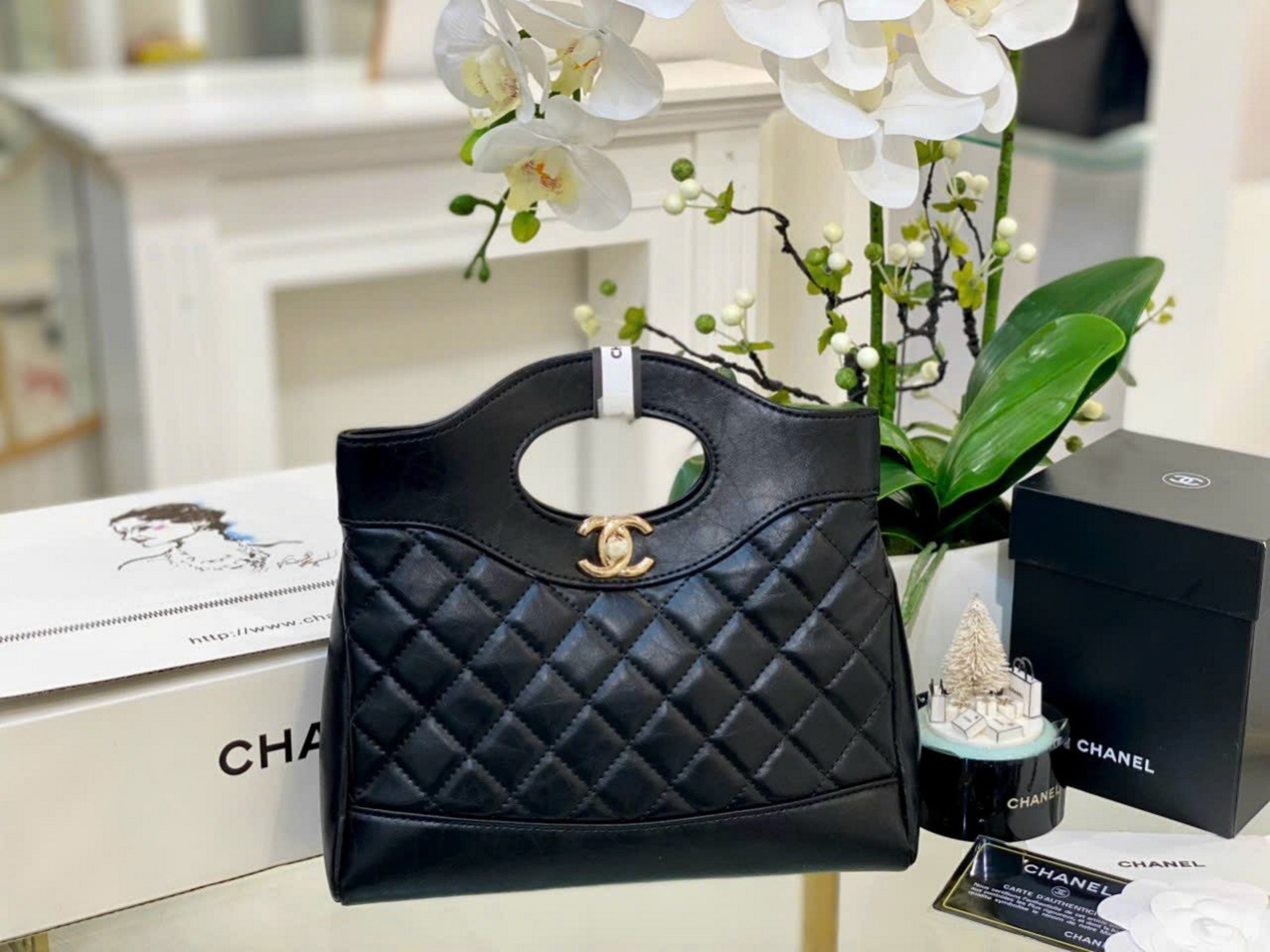 Túi Chanel 31 Mini Shopping Bag Shiny Crumpled Calfskin 5 tui chanel 31 mini shopping bag in shiny crumpled calfskin with gold tone metal black scaled 1