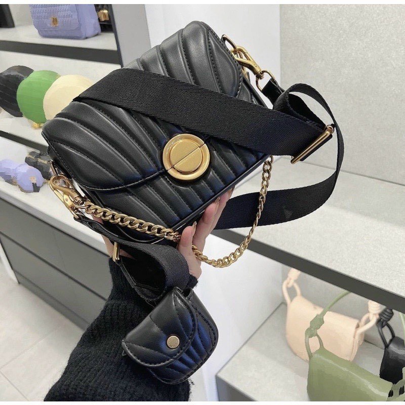 Túi đeo vai CK Aurora Chain Handle Pleated Đen Nâu 3 tui ck aurora chain handle pleated black