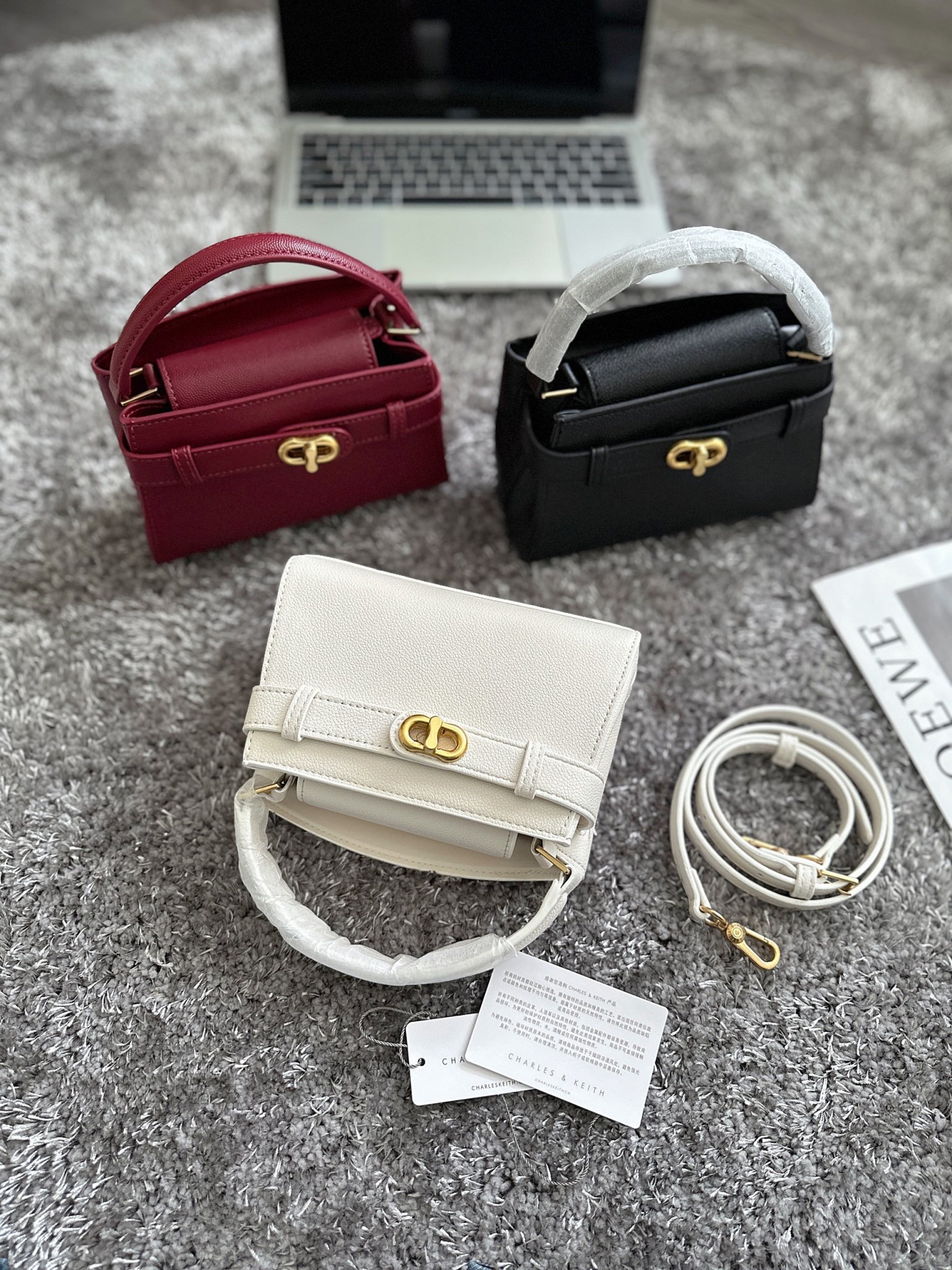 Túi CK Charles & Keith Khoá Xoay Trắng Đen Đỏ 3 Túi CK Khoá Xoay