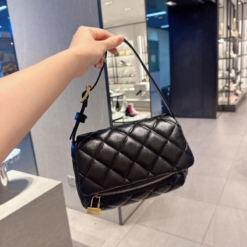 Túi CNK Swing Quilted Chain Handle Bag Black