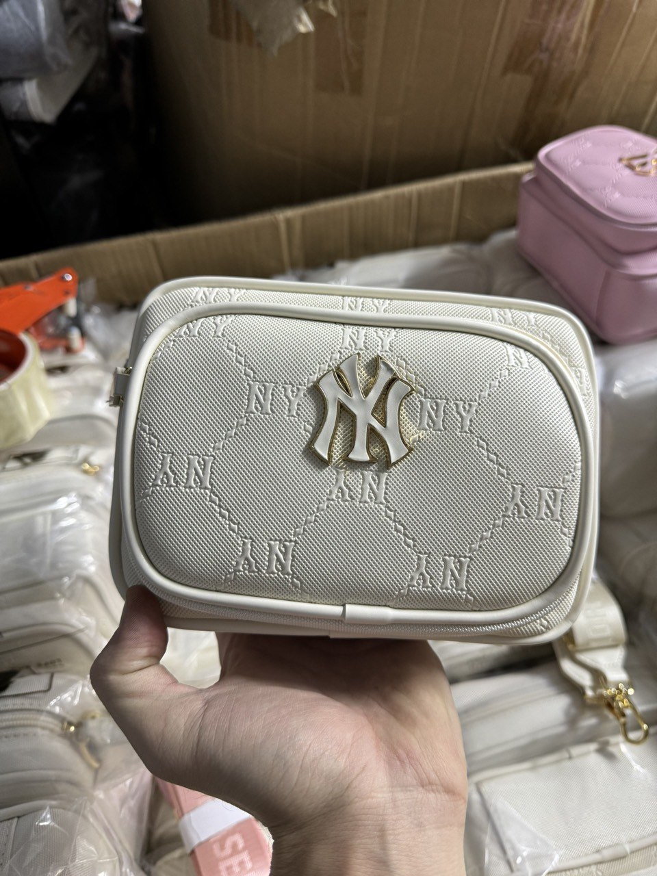 Túi đeo chéo 2 Ngăn MLB New York Yankees 7ACRMD04N-50PKM 9 Túi Đeo chéo Hai Ngăn MLB Trắng