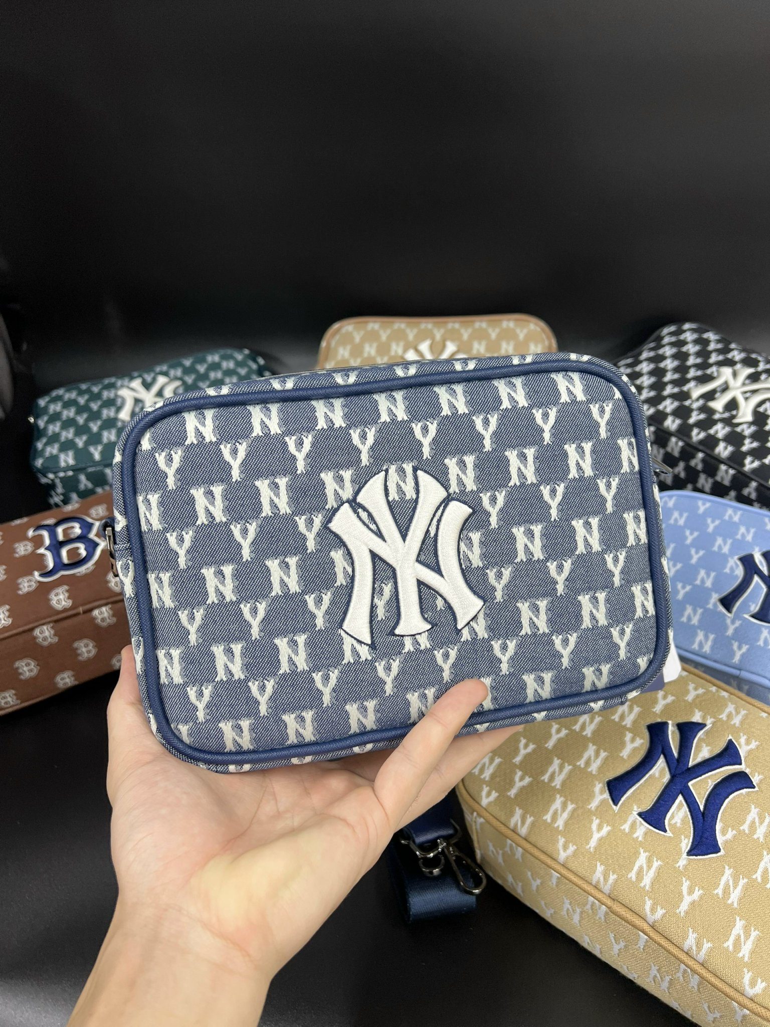 Túi Đeo Chéo MLB Monogram Jacquard Crossbag New York 10 Túi Đeo Chéo MLB Monogram Jacquard Crossbag New York Navy