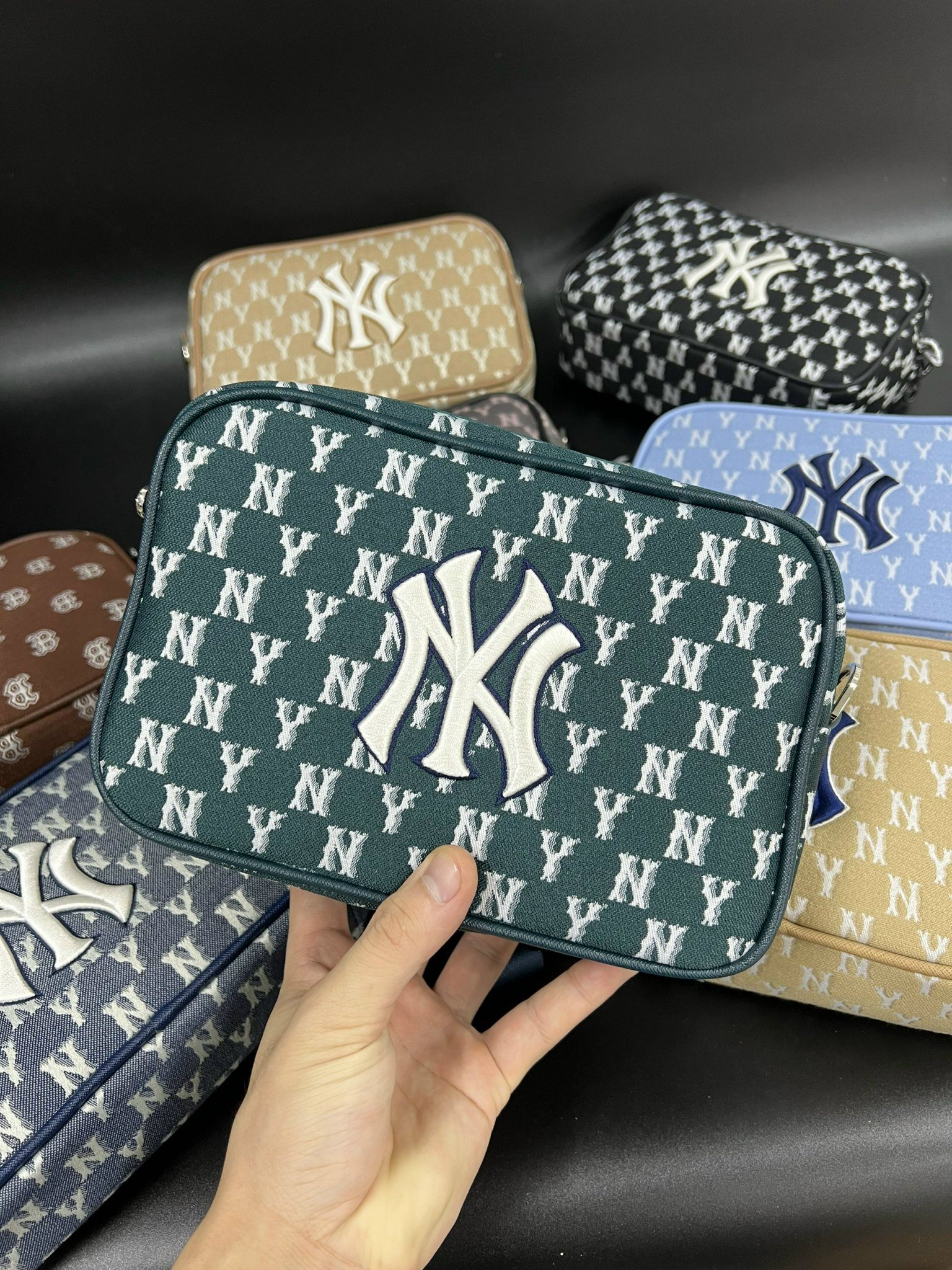 Túi Đeo Chéo MLB Monogram Jacquard Crossbag New York 13 Túi Đeo Chéo MLB Monogram Jacquard Crossbag New York Xanh Ngọc