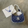 Túi Đeo Vai MLB Hobo Diamond Monogram Denim 15 tui deo vai mlb diamond monogram jacquard denim mau xanh dam scaled 1