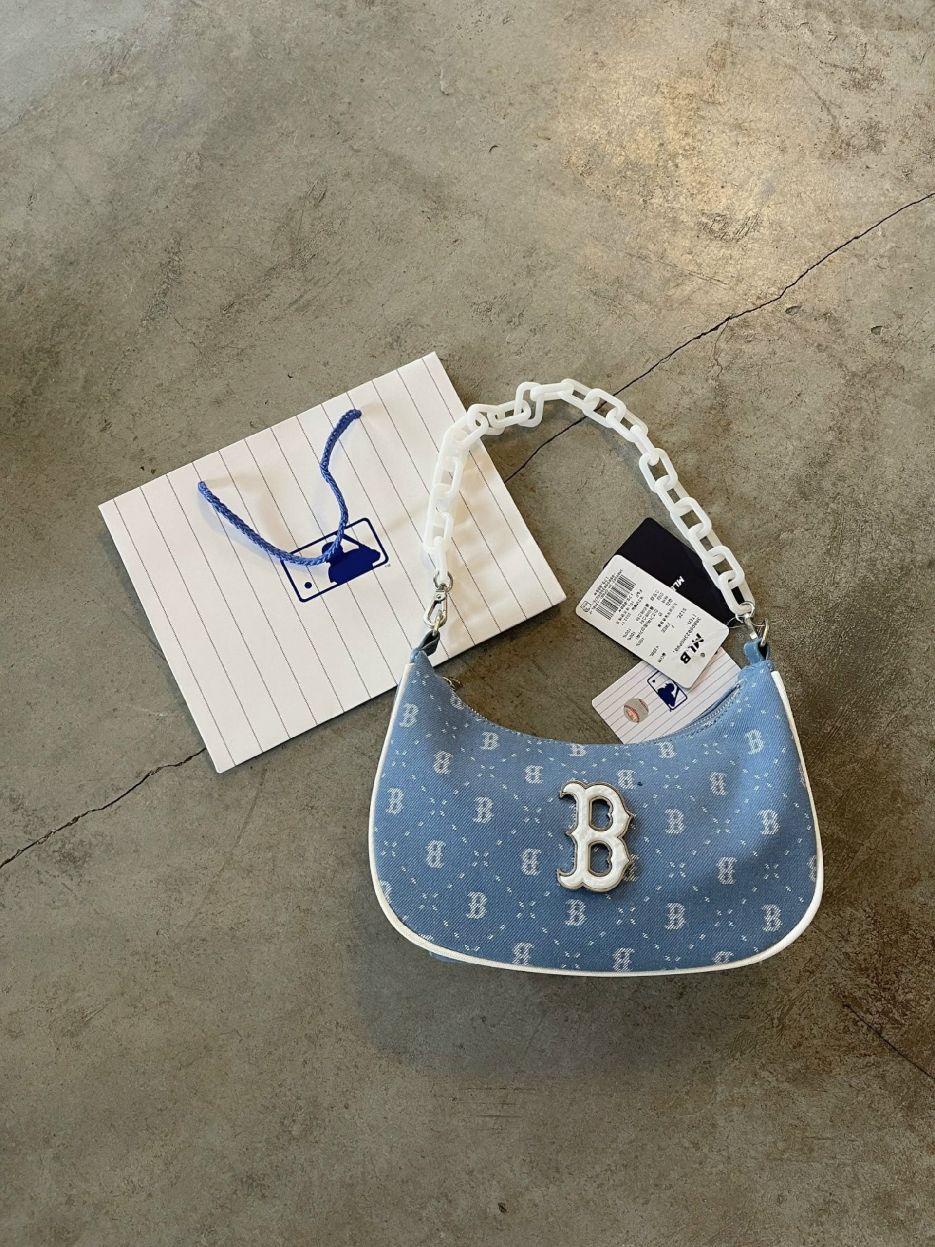 Túi Đeo Vai MLB Hobo Diamond Monogram Denim 8 tui deo vai mlb hobo diamond monogram denim mau xanh nhat scaled 1