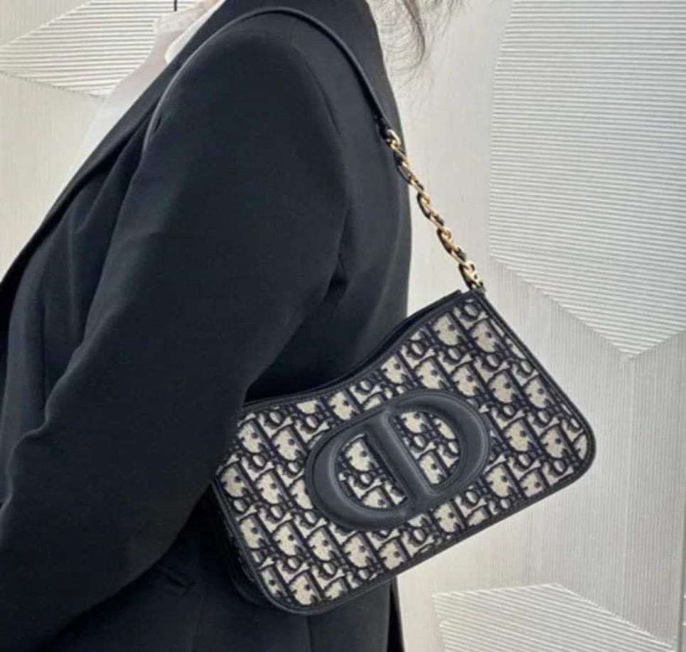 Túi DIOR CD Signature Mini Hobo Bag Đen Họa Tiết 2 Túi DIOR Cd Signature Mini Hobo Bag Họa Tiết