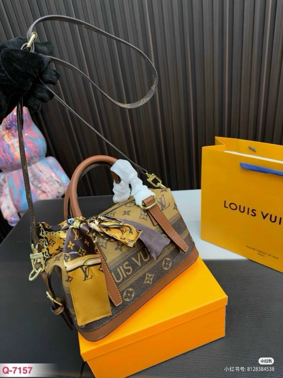 Túi xách Louis Vuitton LV Dáng Trống Lớn 3 Túi Louis Vuitton LV Brown Yellow