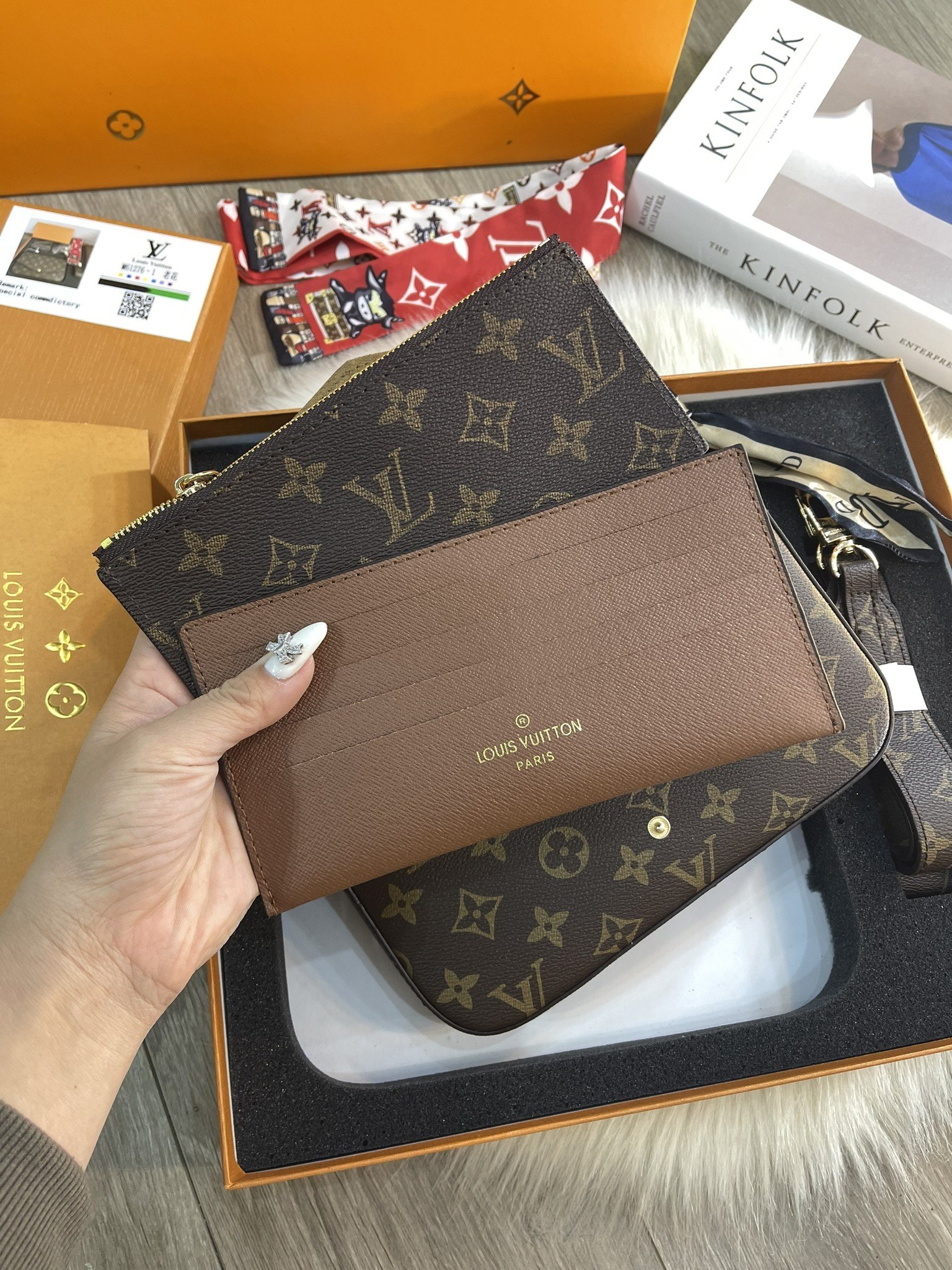 Hộp Quà Combo 3 Món Louis Vuitton Túi Ví Móc Khóa 4 Túi Louis Vuitton LV Sang Trọng