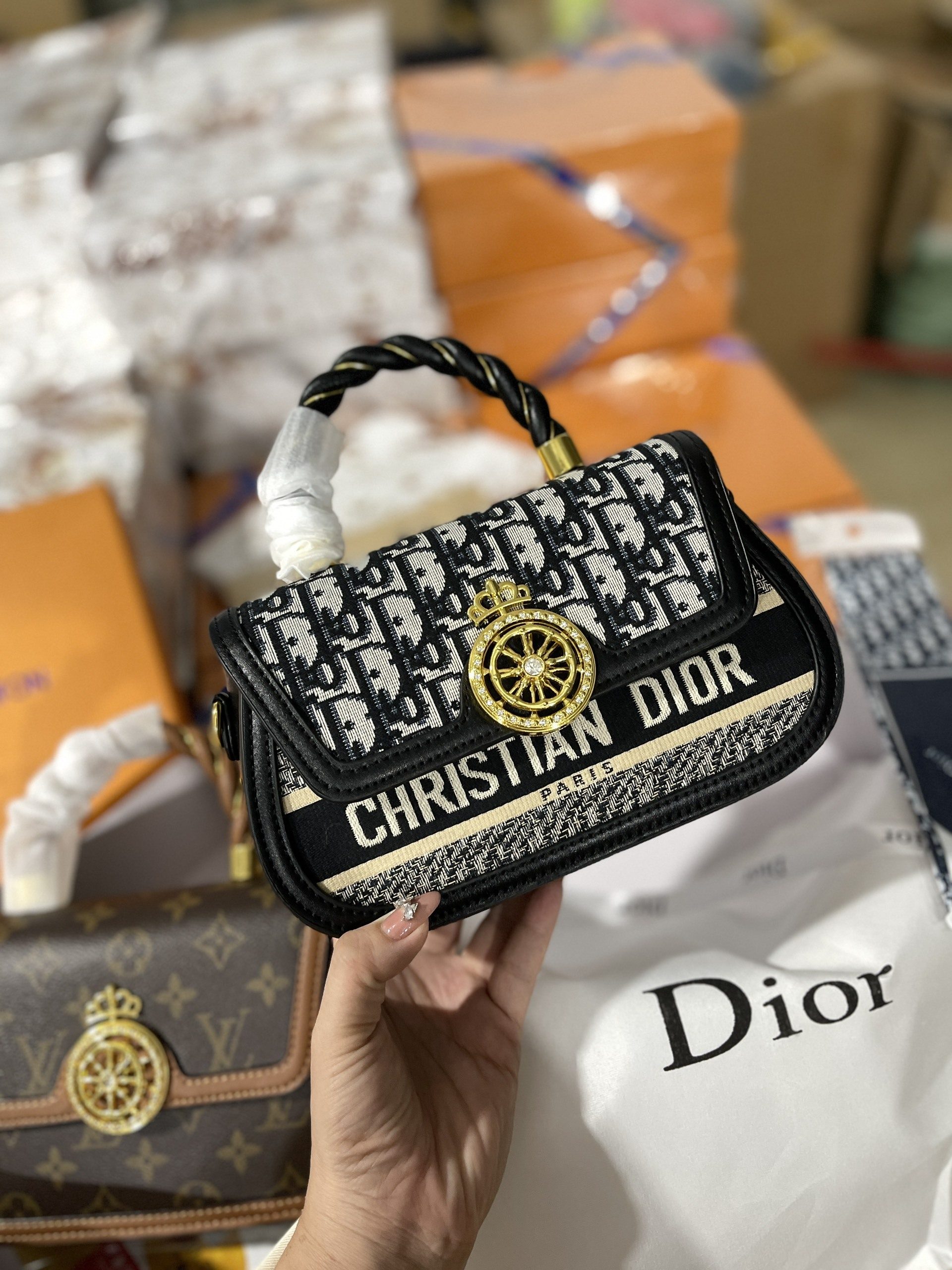 Túi Louis Vuitton Brown Black Monogram Vương Miện 5 Túi LV Đen Khóa Vương Miện