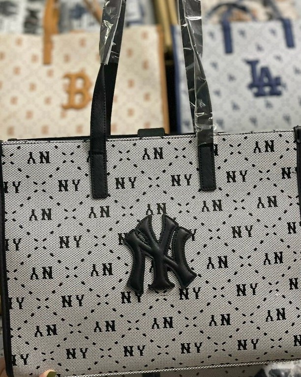 Túi MLB Big Diamond Monogram Jacquard Large Tote Bag 9 tui mlb big diamond monogram jacquard tote new york yankees