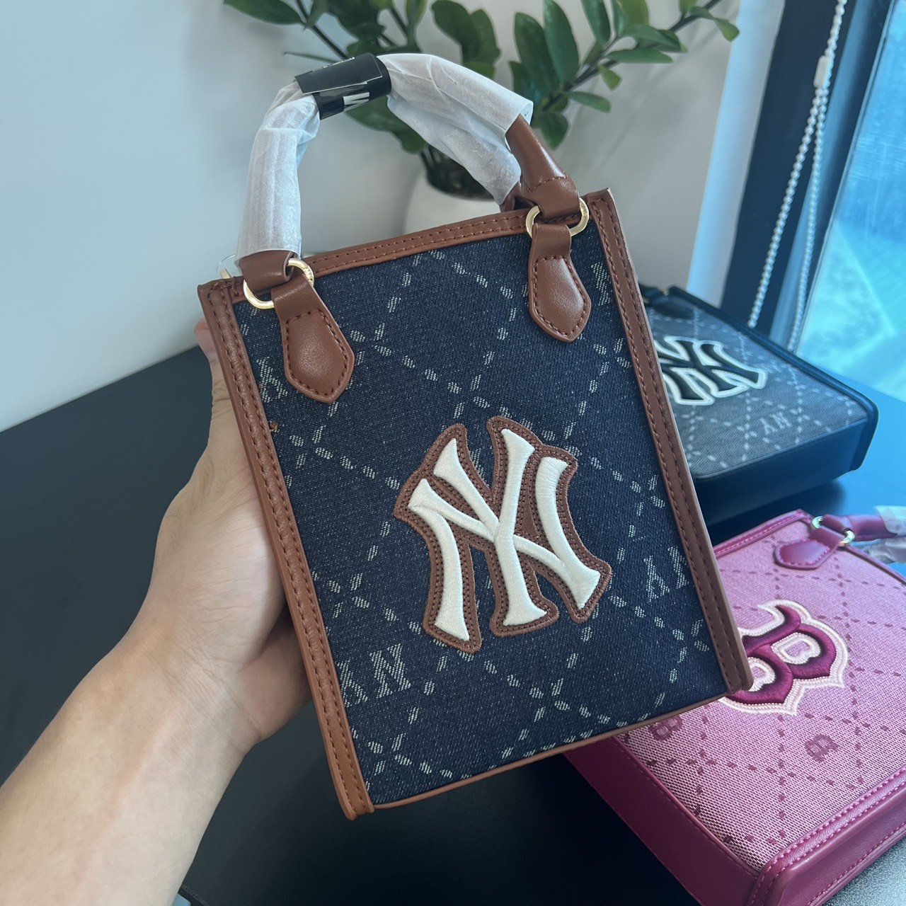 Túi MLB Classic Monogram New York Yankees Bag 6 tui mlb classic monogram new york yankees 7acrmd93n 50nys