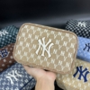 Túi Đeo Chéo MLB Monogram Jacquard Crossbag New York 18 Túi MLB Cross Bag Monogram Jacquard Beige White
