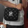Túi MLB Diamond Monogram Camera New York Yankees 18 Túi MLB Diamond Monogram Jqd Camera Bag New York Yankees Black