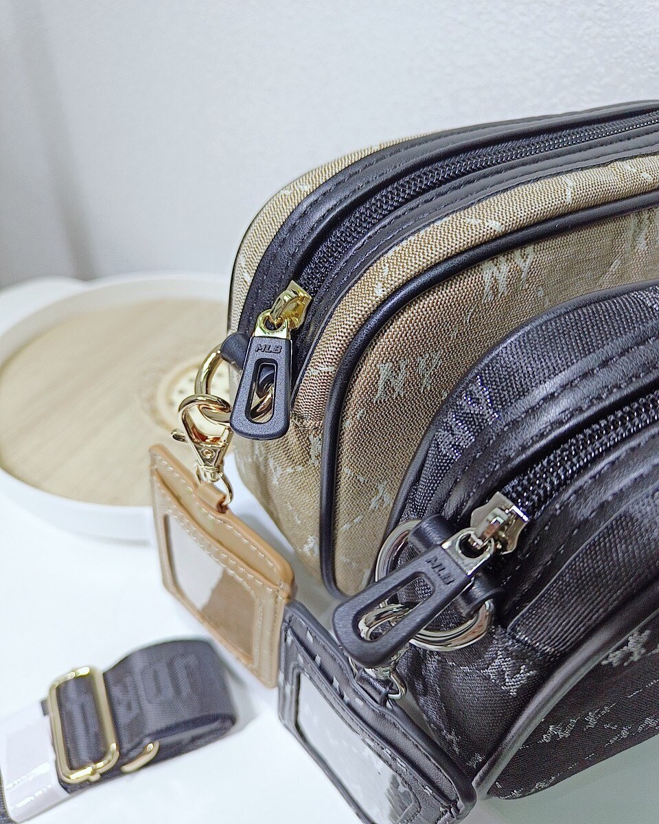 Túi MLB Diamond Monogram Camera New York Yankees 12 Túi MLB Diamond Monogram NY Đen Nâu