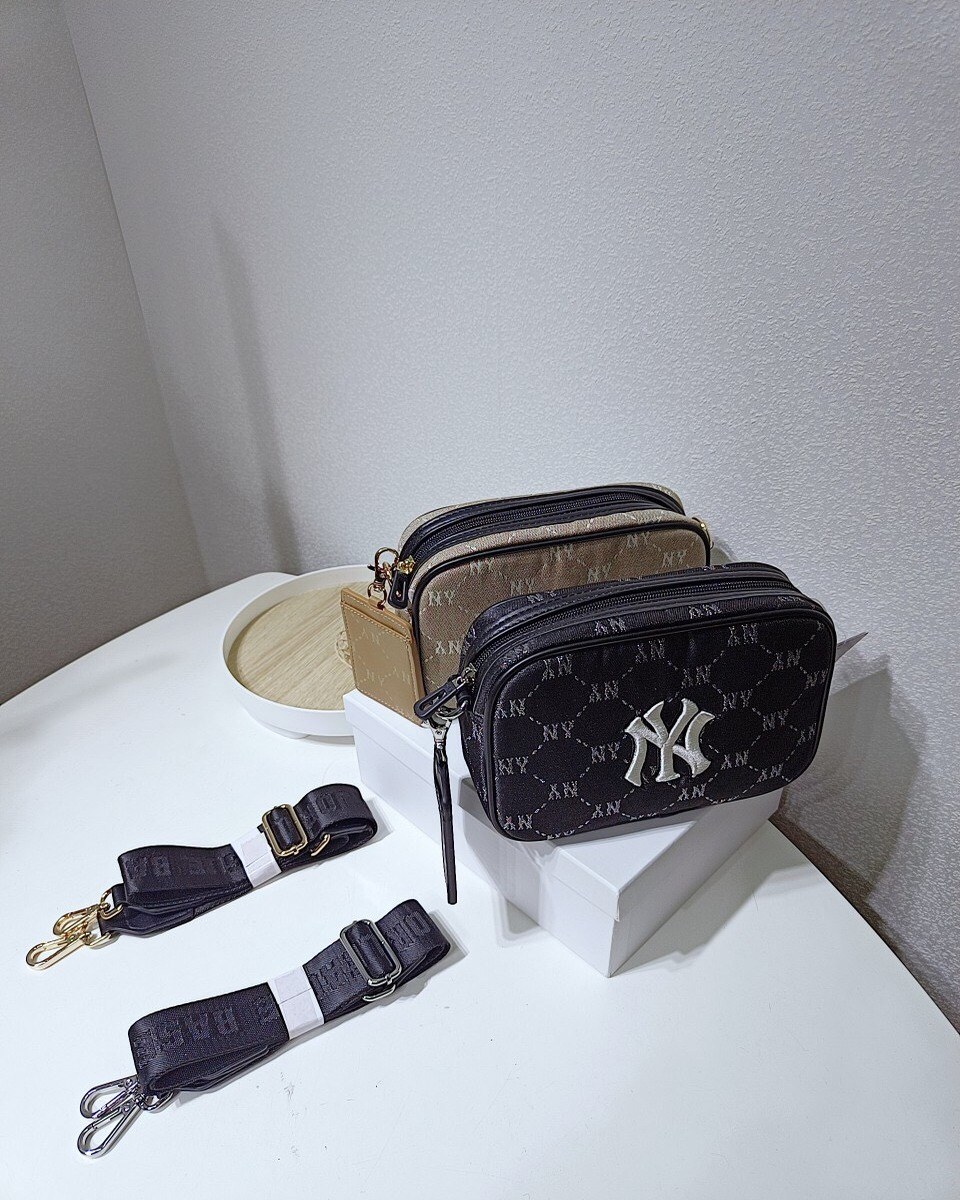 Túi MLB Diamond Monogram Camera New York Yankees 4 Túi MLB Diamond Monogram NY