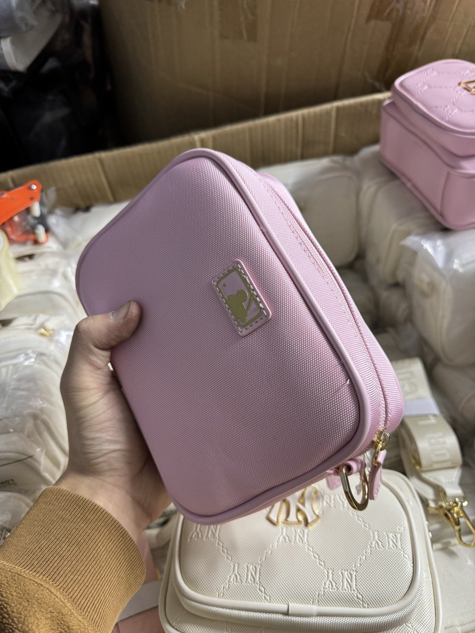 Túi đeo chéo 2 Ngăn MLB New York Yankees 7ACRMD04N-50PKM 11 Túi Mlb Monogram NY Yankees Pink