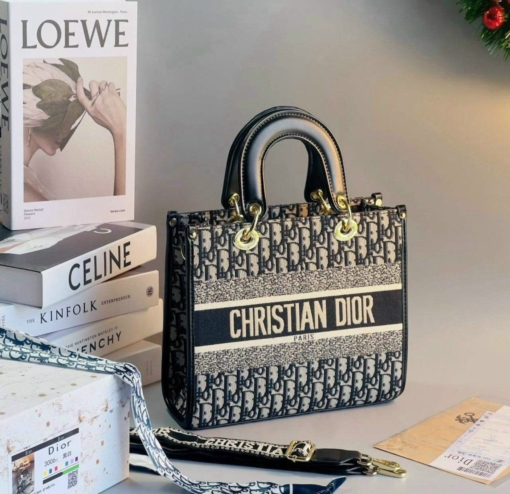 Túi Xách Christian Dior Tote Bag