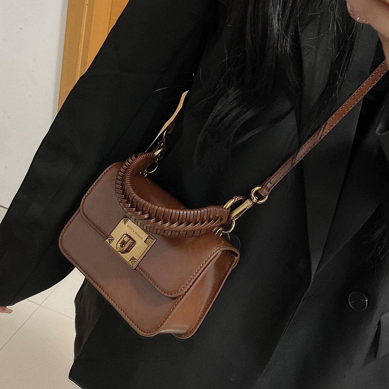 Túi xách tay CK hình chữ nhật Metallic Turn Lock 4 Túi xách tay CK Metallic Turn Lock Brown