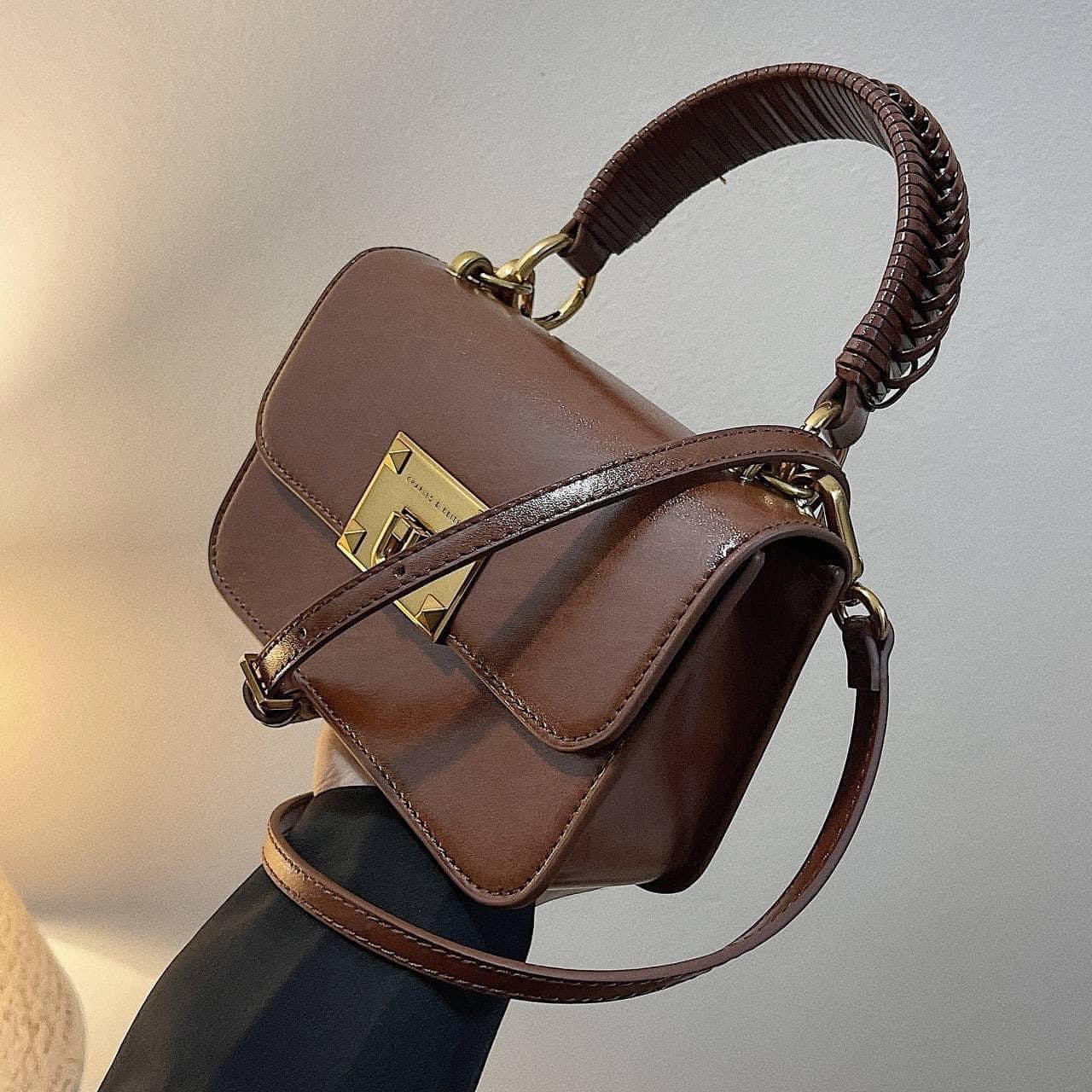 Túi xách tay CK hình chữ nhật Metallic Turn Lock 7 Túi xách tay nữ CK hình chữ nhật Metallic Turn Lock Nâu