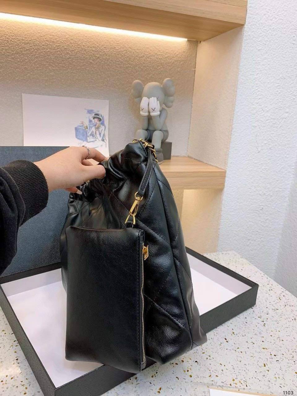 Túi xách Nữ YSL Da Mềm Đen Xích Vàng Size 30 7 Túi YSL Đen Xích Vàng