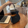 Túi Celine Medium Tilly Shoulder Bag Dáng Thuyền Size 21cm 20 Túi Celine Medium Tilly Shoulder Bag Black