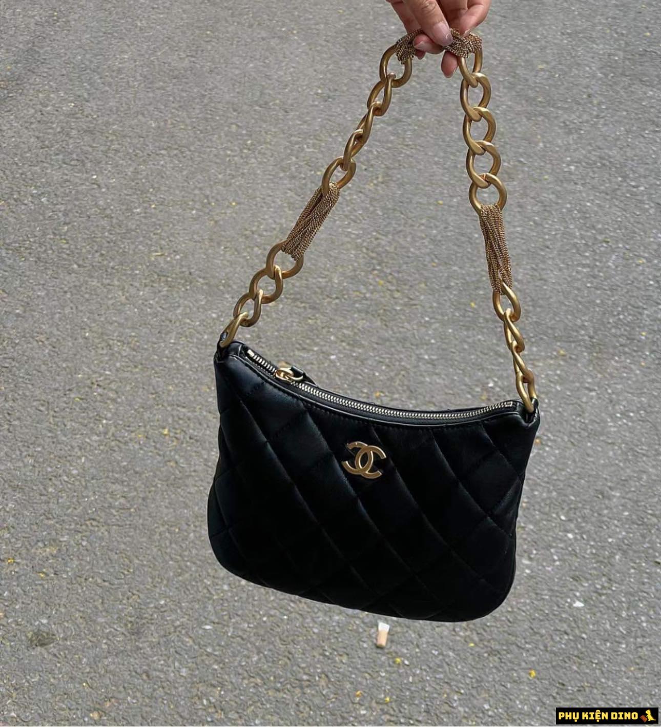 Túi Chanel 23A Hobo Bag Black White Lambskin 7 Túi Chanel 23A Hobo Bag Black Lambskin Siêu cấp
