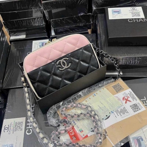 Túi Chanel Mini Camera Case in Shiny Lambskin Màu Hồng Đen