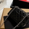 Túi Chanel Patent Leather Rectangular Mini Flap SHF-21763 14 Túi Chanel Patent Leather Rectangular Mini Flap Màu đen Bóng