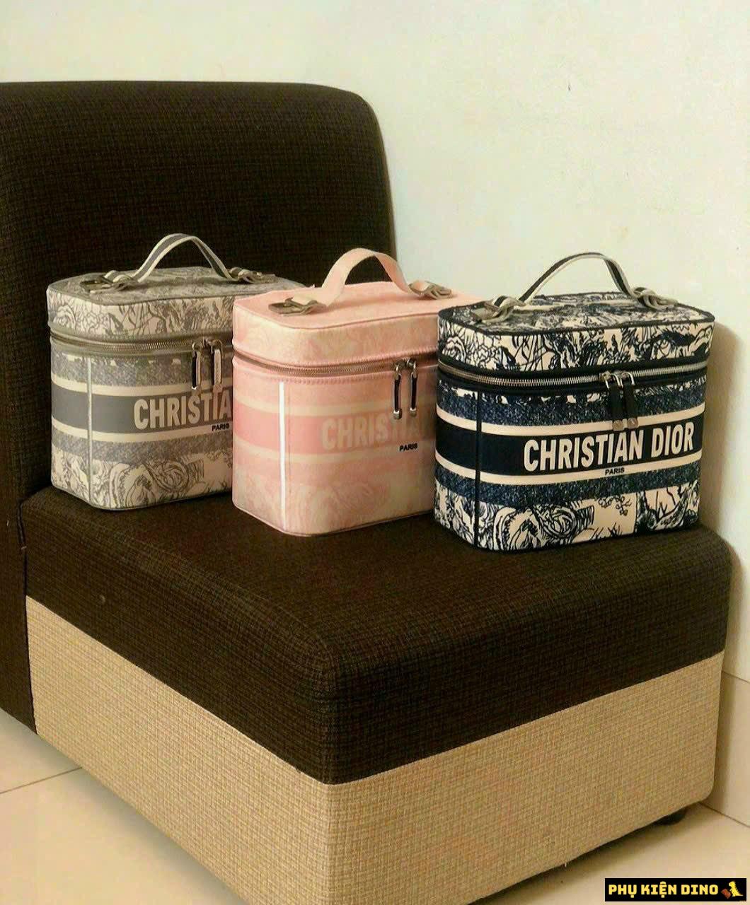 Túi Christian Dior Travel Vanity Case Cannage 2 Túi Christian Dior Travel Vanity Case Cannage Embroidered Canvas 3 Màu