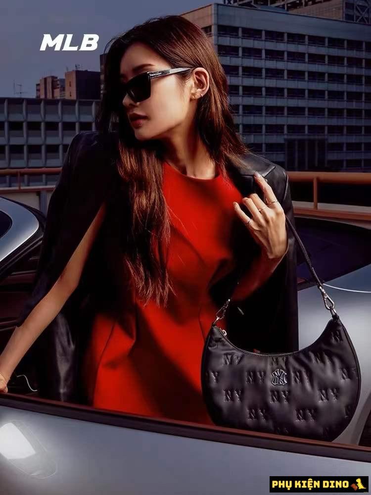 Túi MLB Classic Monogram Embo Cross Type Boho 7 Túi đeo vai MLB hình bán nguyệt Classic Monogram Embo Màu Đen