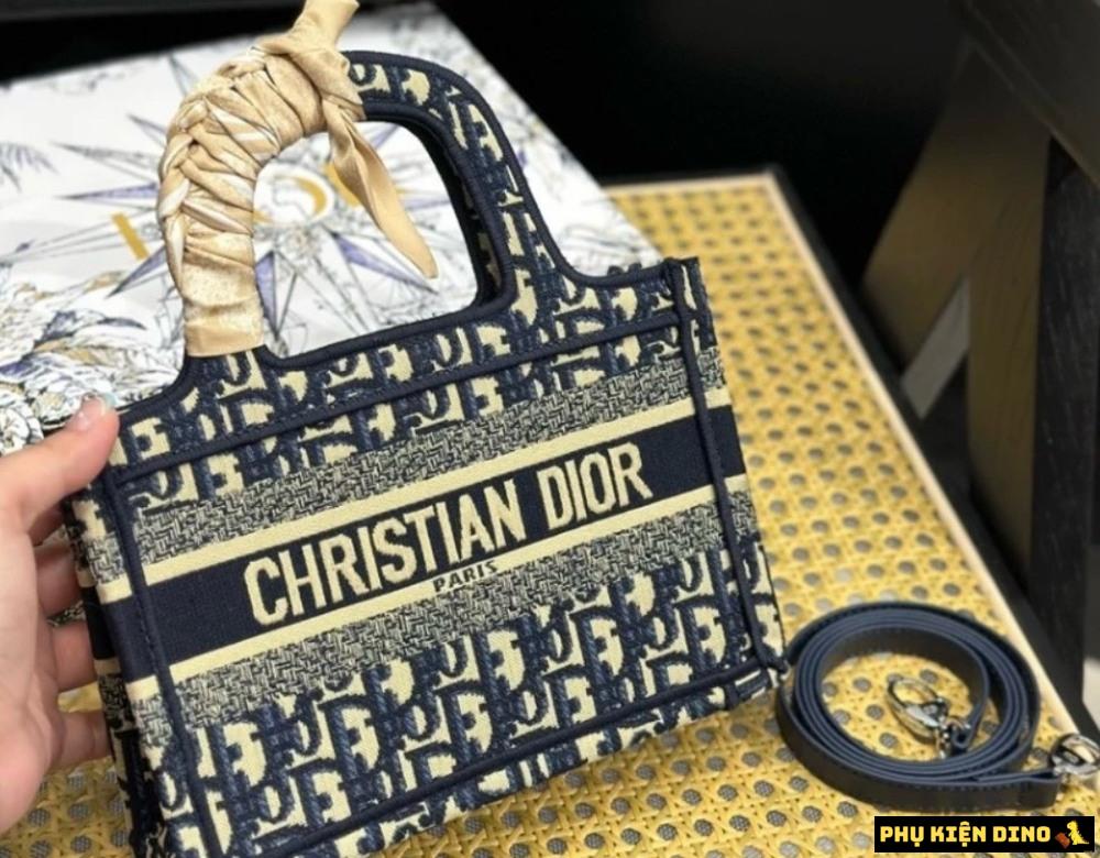 Túi Dior Mini Book Tote Blue Dior Oblique Embroidery 3 Túi Dior Mini Họa Tiết Thêu Blue Oblique Embroidery