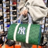 Túi MLB Classic Monogram Jacquard Boston Bag New York Yankees 28 Túi du lịch MLB unisex Monotive Coated Canvas Boston Xanh Lá Size To