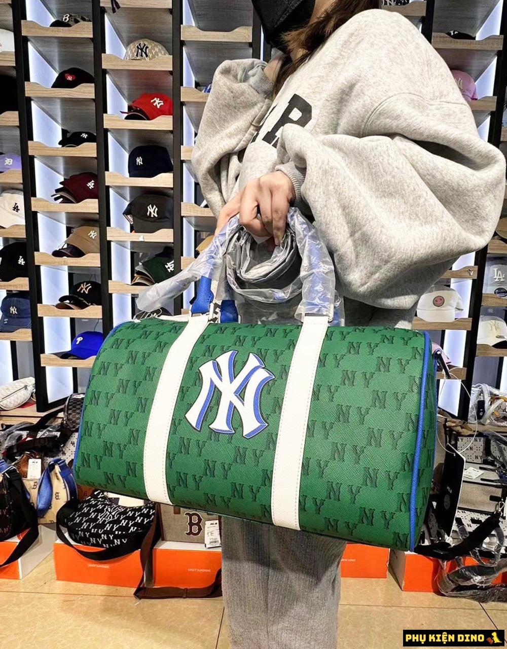 Túi MLB Classic Monogram Jacquard Boston Bag New York Yankees 14 Túi du lịch MLB unisex Monotive Coated Canvas Boston Xanh Lá Size To