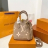 Túi Louis Vuitton LV Hến Alma BB Họa Tiết Sang Trọng 12 Túi Louis Vuitton LV Hến Alma BB Nâu Kem