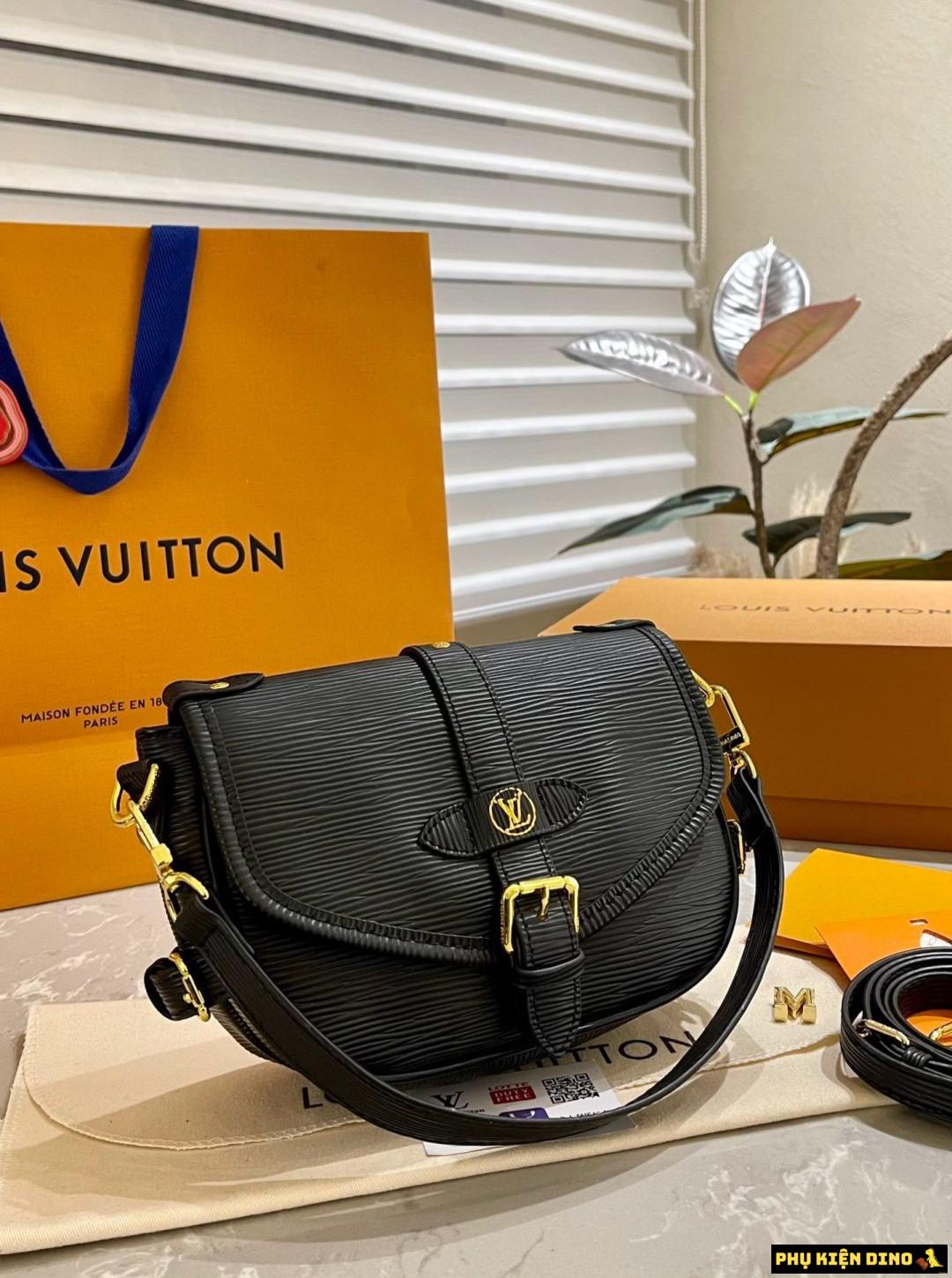 Túi Louis Vuitton Saumur BB Black Epi Leather 11 tui louis vuitton lv saumur bb black