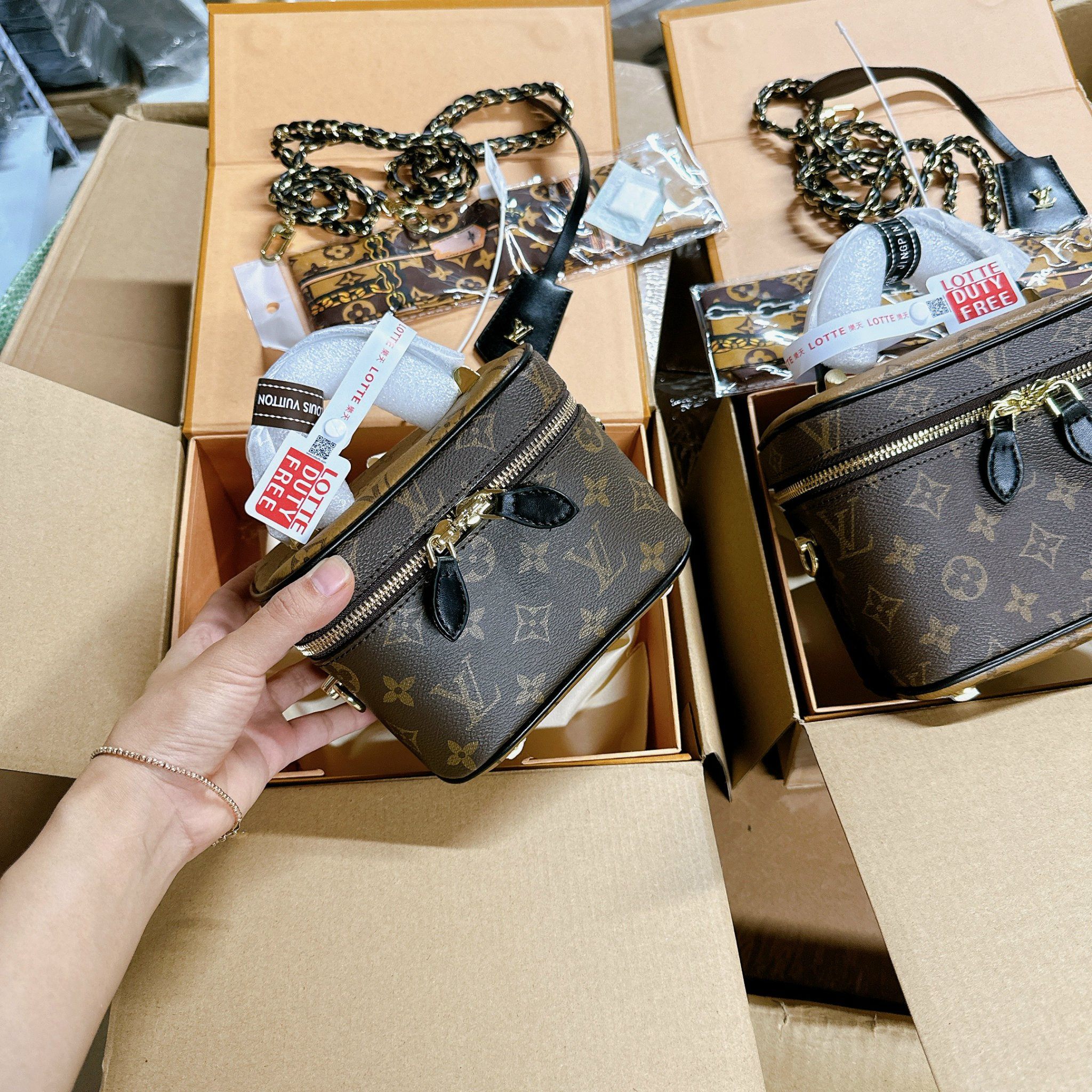 Túi Louis Vuitton Vanity PM Nâu Họa Tiết Monogram 3 Túi Louis Vuitton Reverse Monogram Vanity