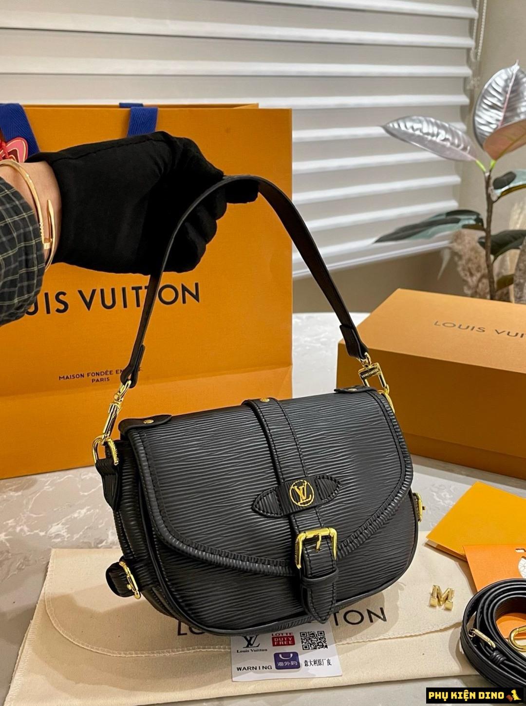 Túi Louis Vuitton Saumur BB Black Epi Leather 8 Túi Louis Vuitton Saumur BB Black Epi Leather Màu Đen