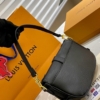 Túi Louis Vuitton Saumur BB Black Epi Leather 14 Túi Louis Vuitton Saumur Màu Đen