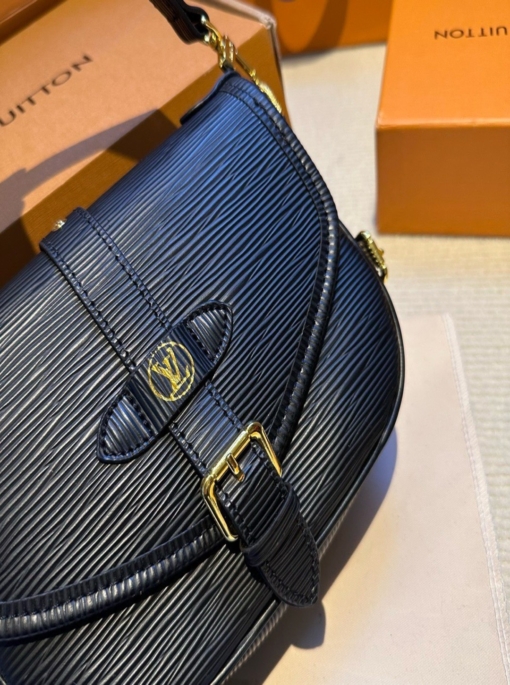 Túi Louis Vuitton Saumur Màu Đen Size 18